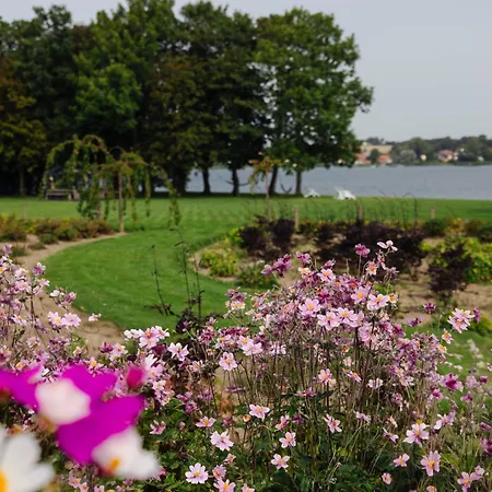 Hotel Gl. Avernaes Sinatur & Konference 3*