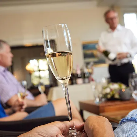 Gl. Avernaes Sinatur & Konference Hotel 3*