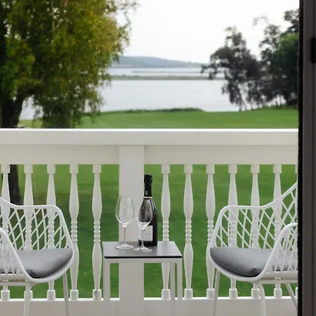 Gl. Avernaes Sinatur & Konference 호텔 3*