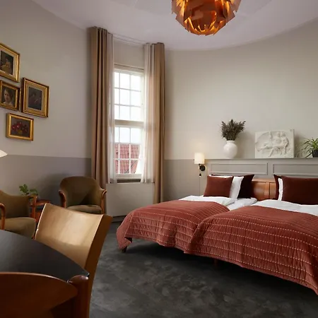 Gl. Avernaes Sinatur & Konference 호텔 3*