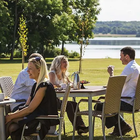 Gl. Avernæs Sinatur Hotel&konference Hotel 3*