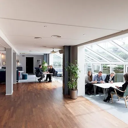 호텔 Gl. Avernaes Sinatur & Konference 3*