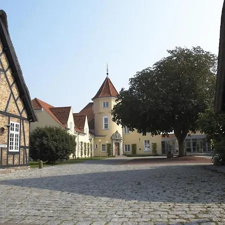 호텔 Gl. Avernaes Sinatur & Konference 3*