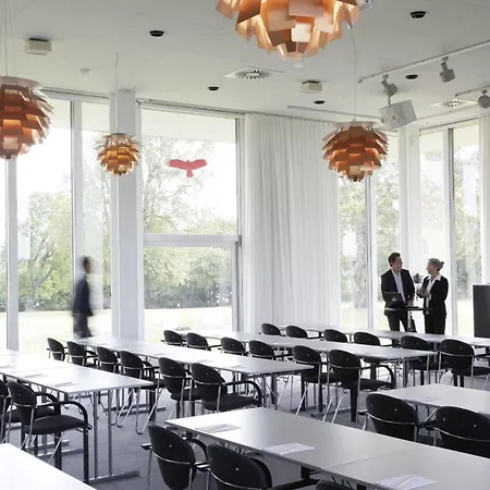 Отель Gl. Avernaes Sinatur & Konference Ebberup