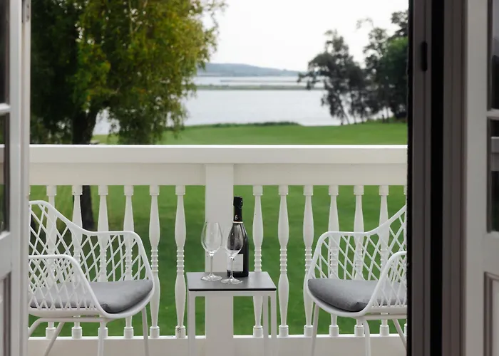 Gl. Avernaes Sinatur & Konference Ξενοδοχείο 3*