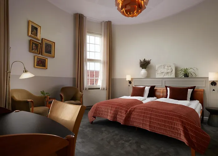 Gl. Avernaes Sinatur & Konference Ξενοδοχείο 3*