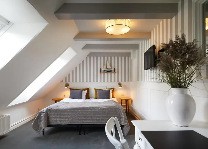 Gl. Avernaes Sinatur & Konference 3* Ebberup