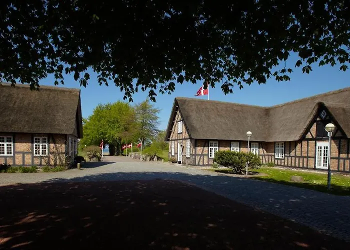 Gl. Avernaes Sinatur & Konference