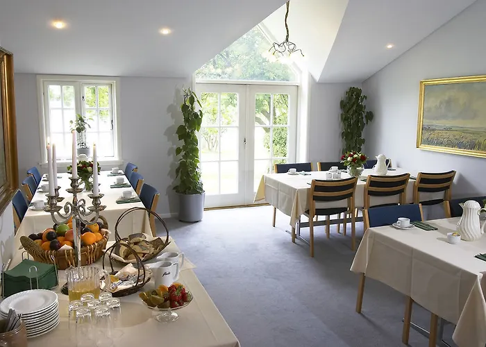 Gl. Avernaes Sinatur & Konference Ξενοδοχείο 3*