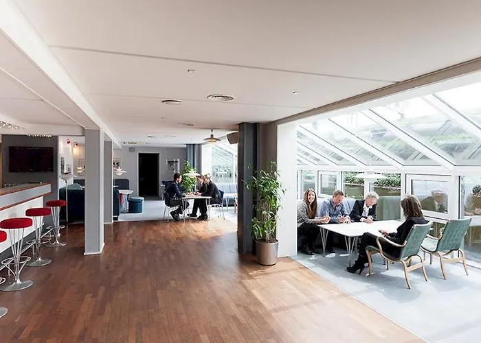 Ξενοδοχείο Gl. Avernaes Sinatur & Konference 3*