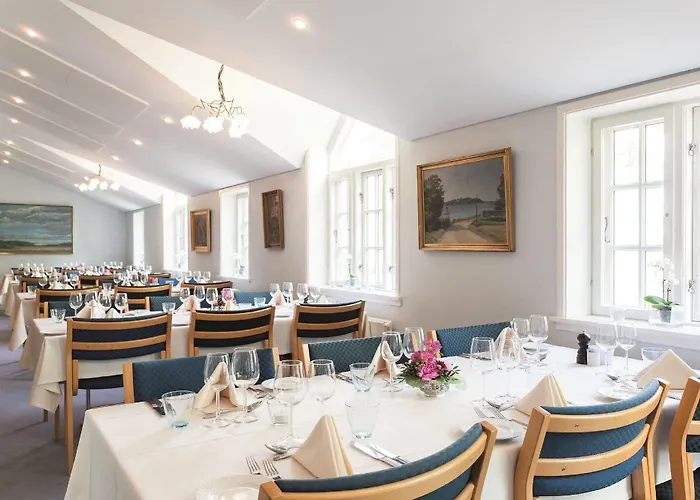 Gl. Avernaes Sinatur & Konference 3* Ebberup