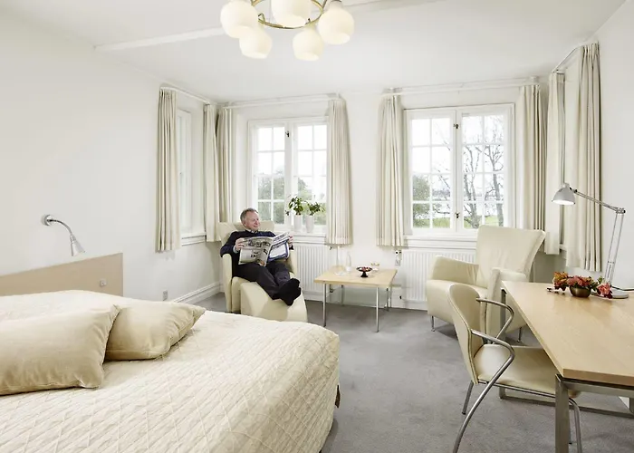 Gl. Avernaes Sinatur & Konference Ξενοδοχείο 3*